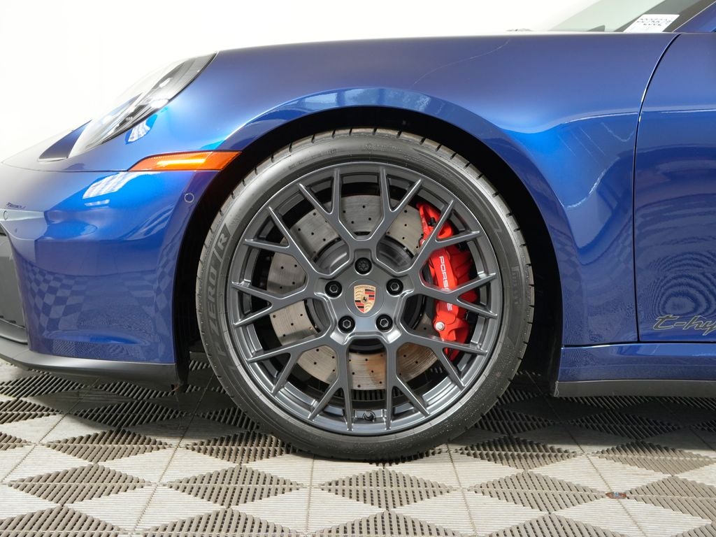 2026 Porsche 911 Carrera 4 GTS