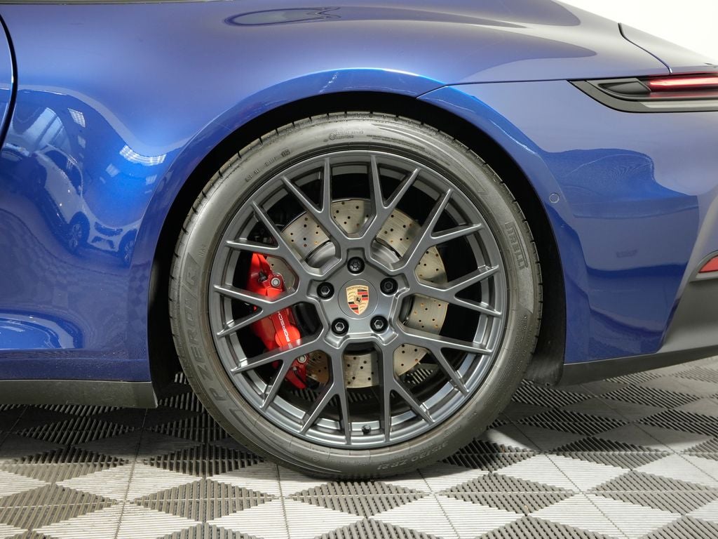 2026 Porsche 911 Carrera 4 GTS