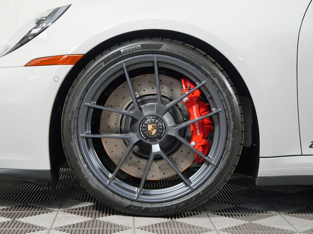 2026 Porsche 911 Carrera 4 GTS