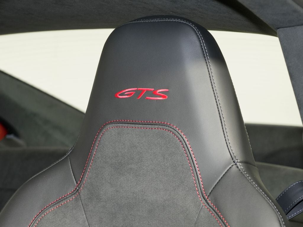 2026 Porsche 911 Carrera 4 GTS