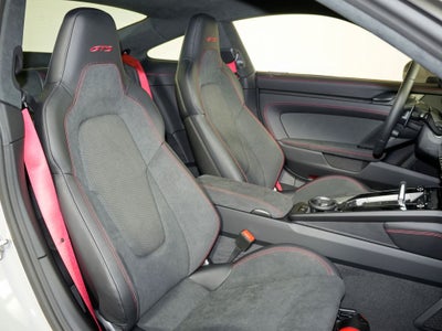 2026 Porsche 911 Carrera 4 GTS