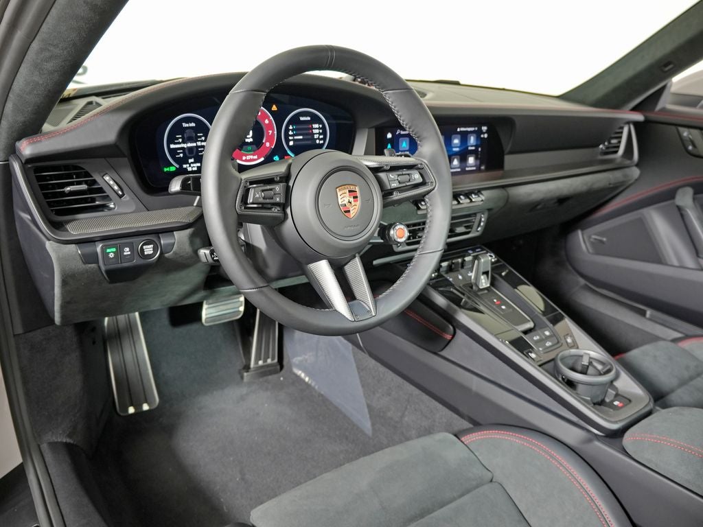 2026 Porsche 911 Carrera 4 GTS