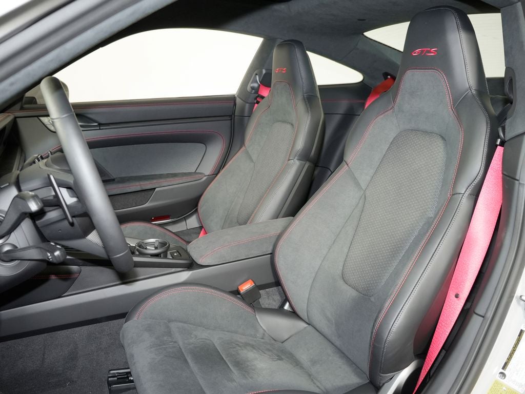 2026 Porsche 911 Carrera 4 GTS