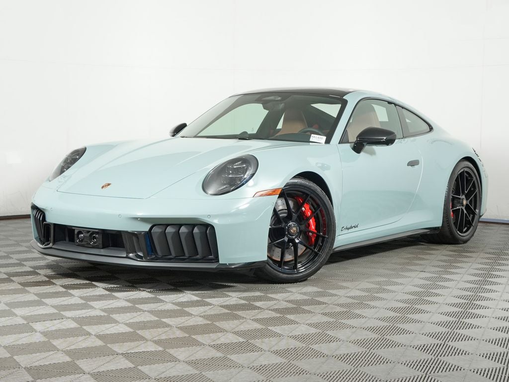 2026 Porsche 911 Carrera 4 GTS