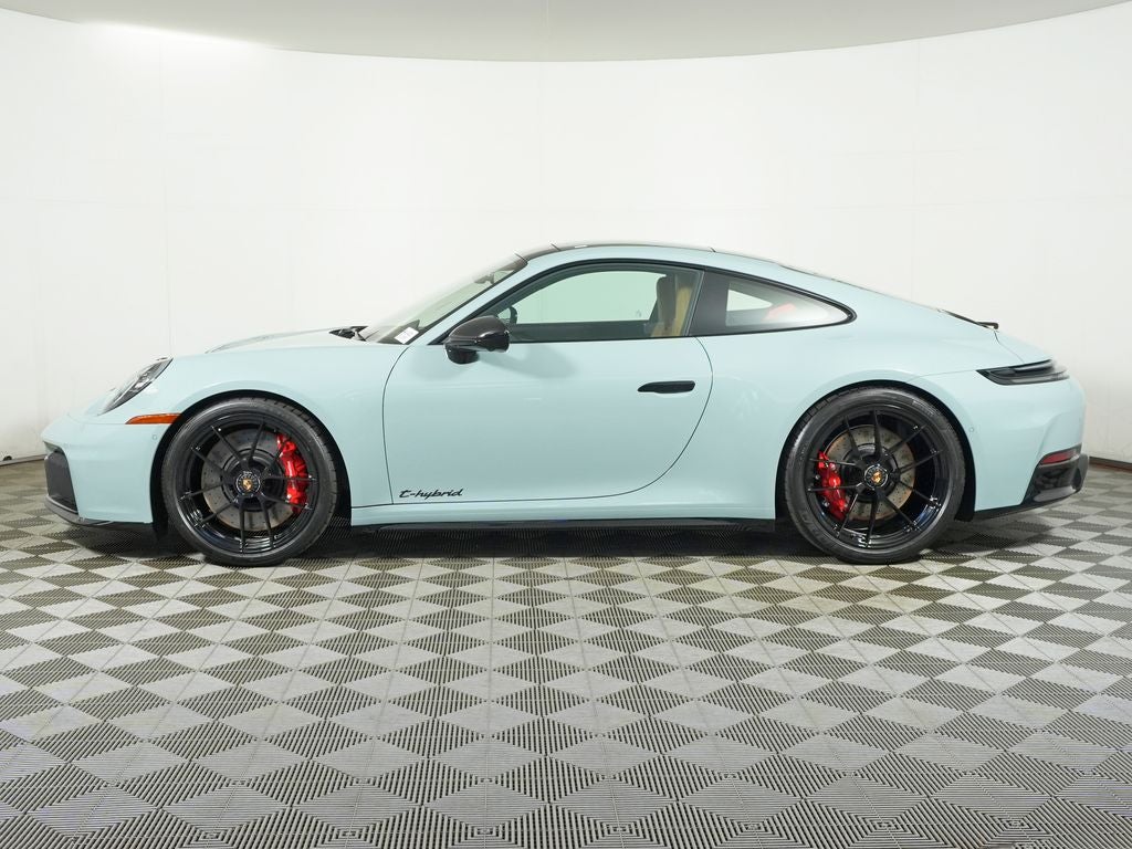 2026 Porsche 911 Carrera 4 GTS