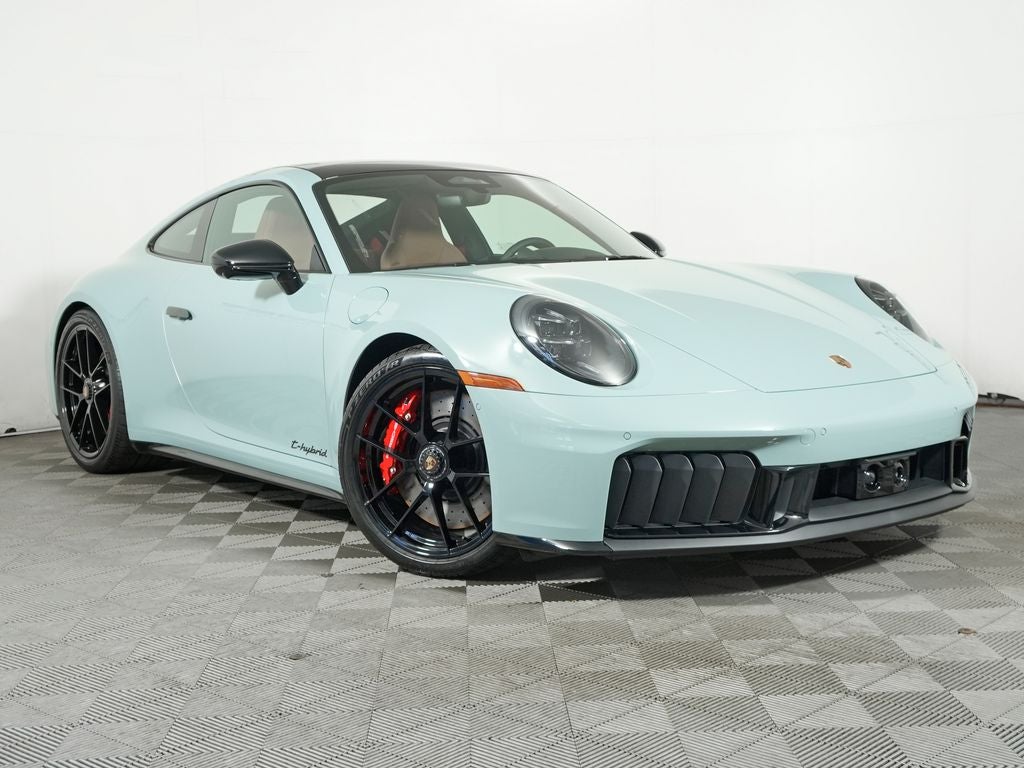 2026 Porsche 911 Carrera 4 GTS