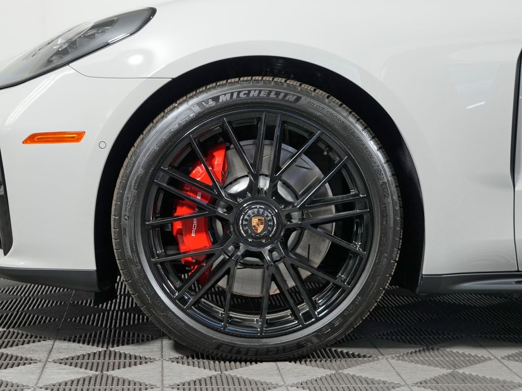 2026 Porsche Panamera GTS