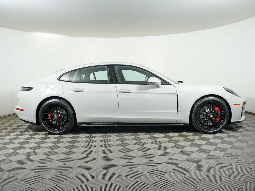 2026 Porsche Panamera GTS