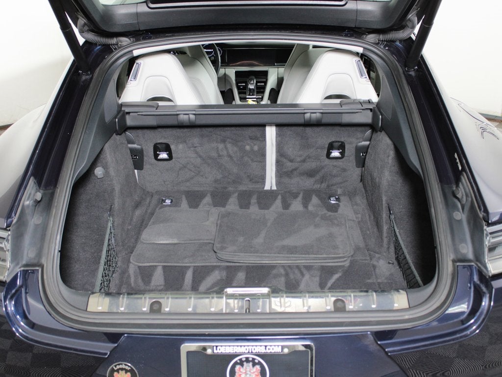 2023 Porsche Panamera 4 Platinum Edition