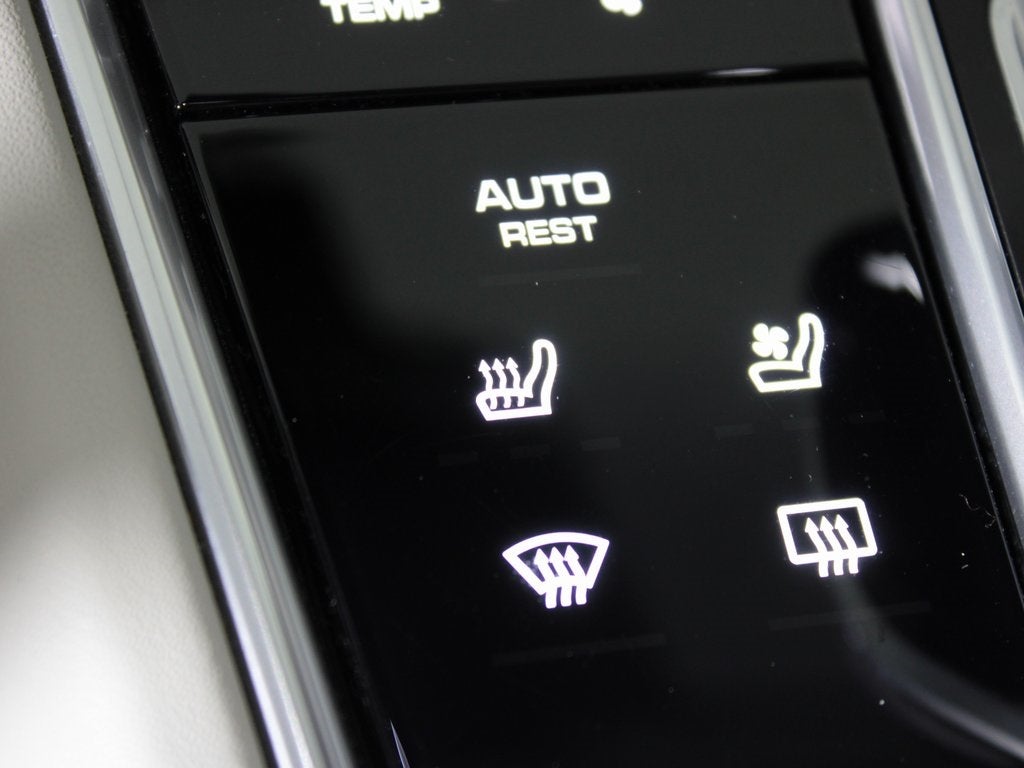 2023 Porsche Panamera 4 Platinum Edition