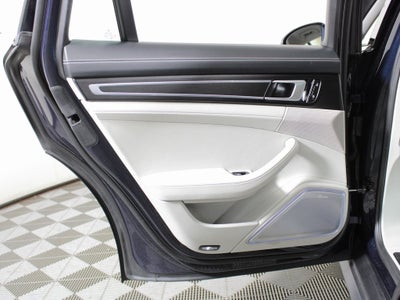2023 Porsche Panamera 4 Platinum Edition