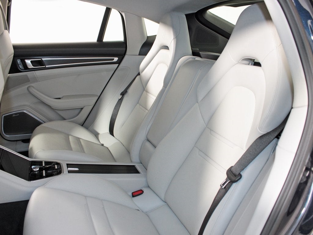 2023 Porsche Panamera 4 Platinum Edition