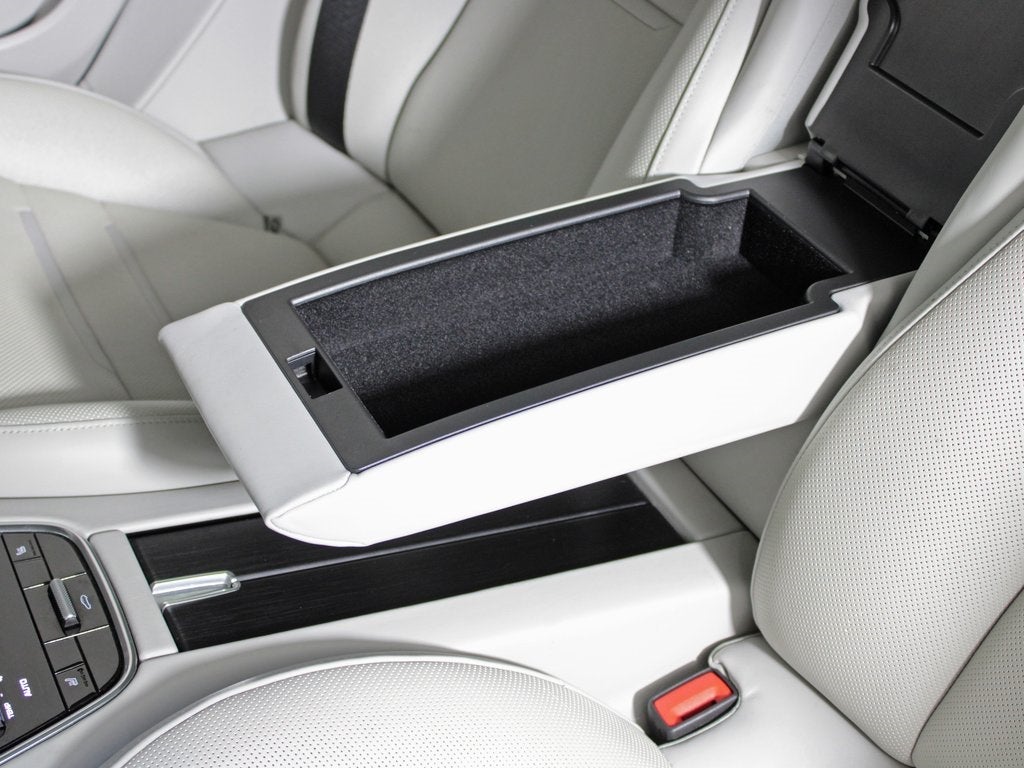 2023 Porsche Panamera 4 Platinum Edition