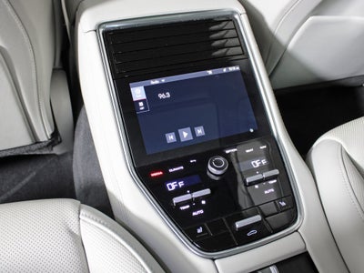 2023 Porsche Panamera 4 Platinum Edition