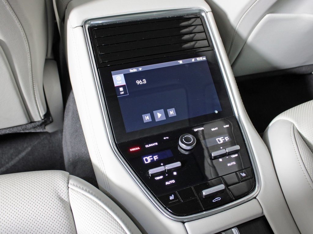 2023 Porsche Panamera 4 Platinum Edition