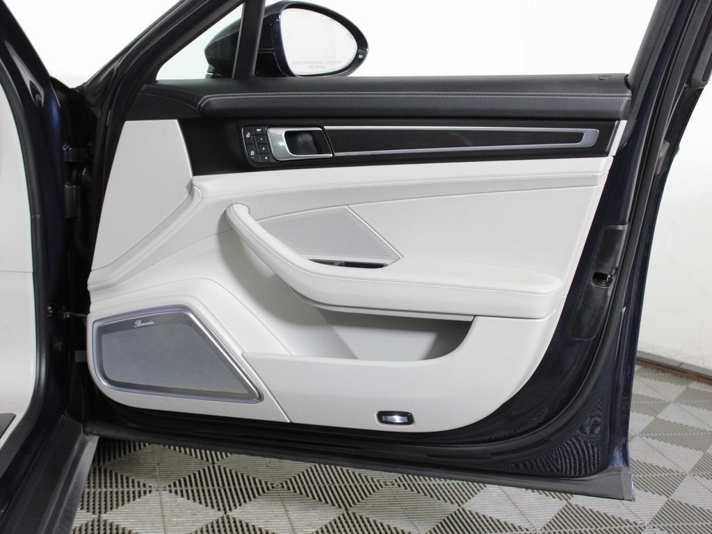 2023 Porsche Panamera 4 Platinum Edition