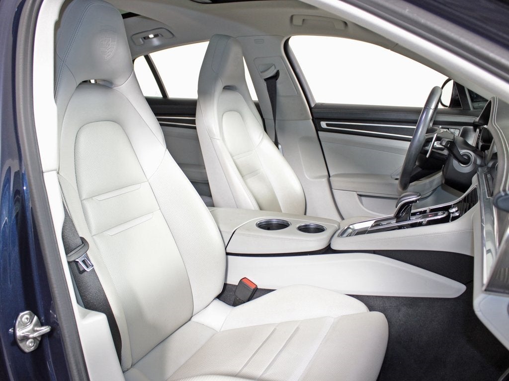 2023 Porsche Panamera 4 Platinum Edition