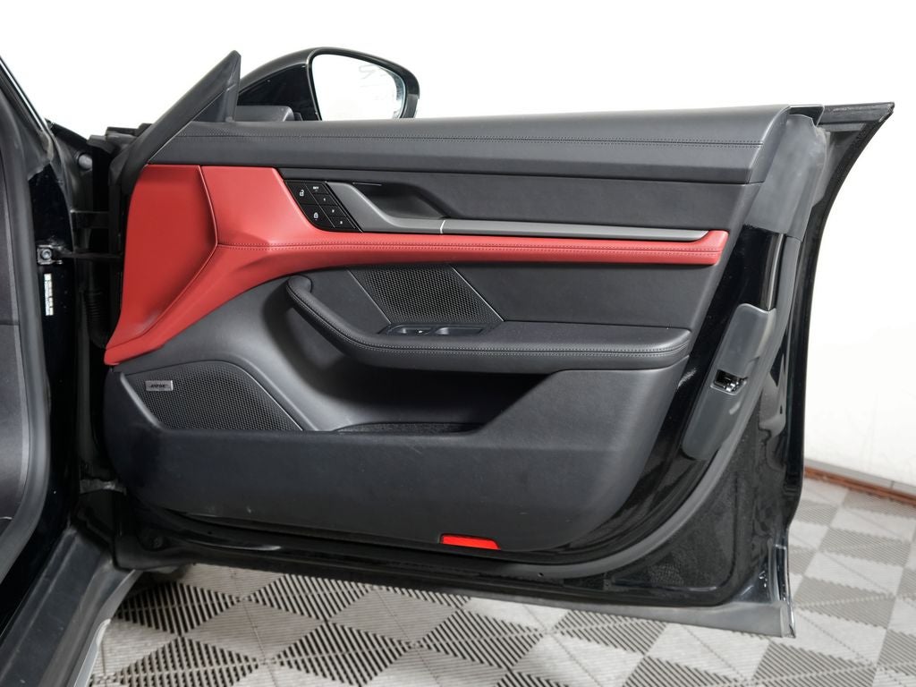 2024 Porsche Taycan 4