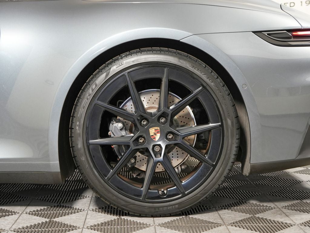 2025 Porsche 911 Carrera