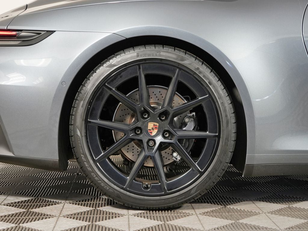 2025 Porsche 911 Carrera