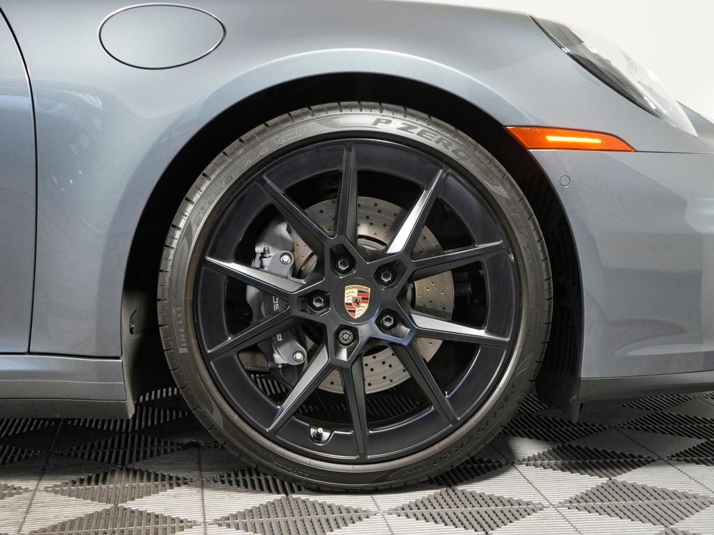 2025 Porsche 911 Carrera