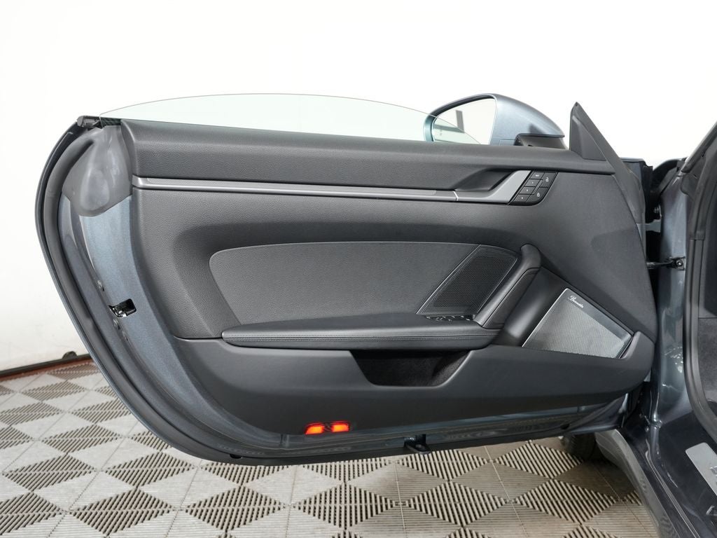 2025 Porsche 911 Carrera
