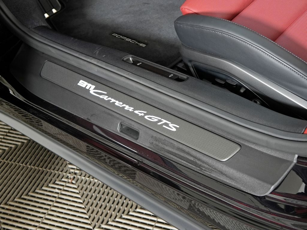 2026 Porsche 911 Carrera 4 GTS