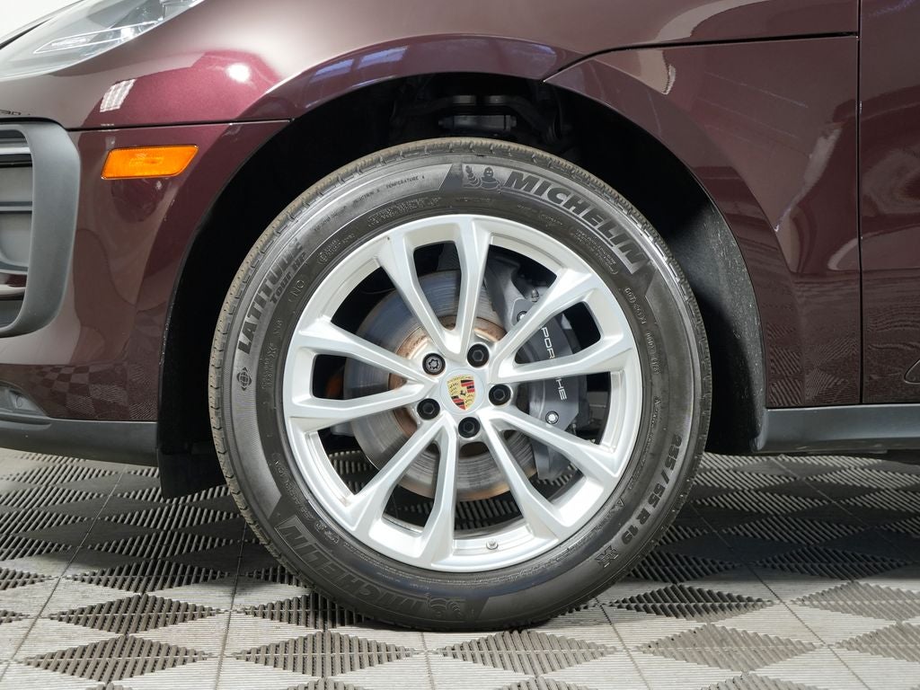 2023 Porsche Macan Base