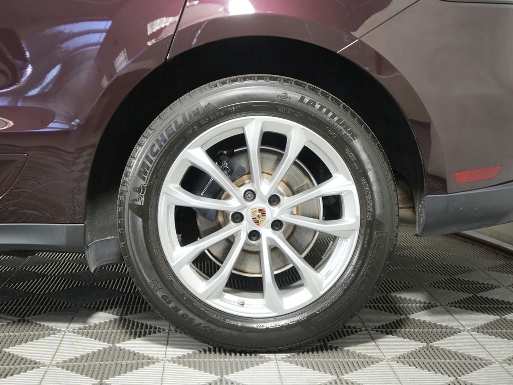 2023 Porsche Macan Base