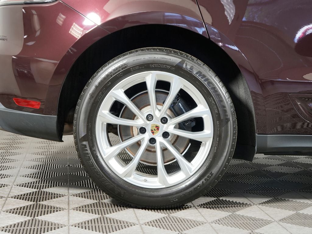 2023 Porsche Macan Base