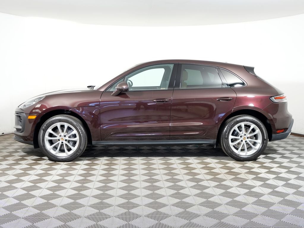 2023 Porsche Macan Base