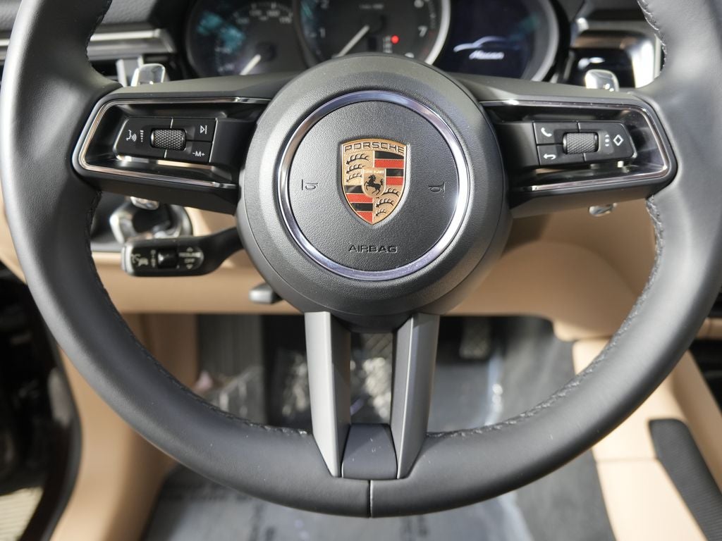 2023 Porsche Macan Base