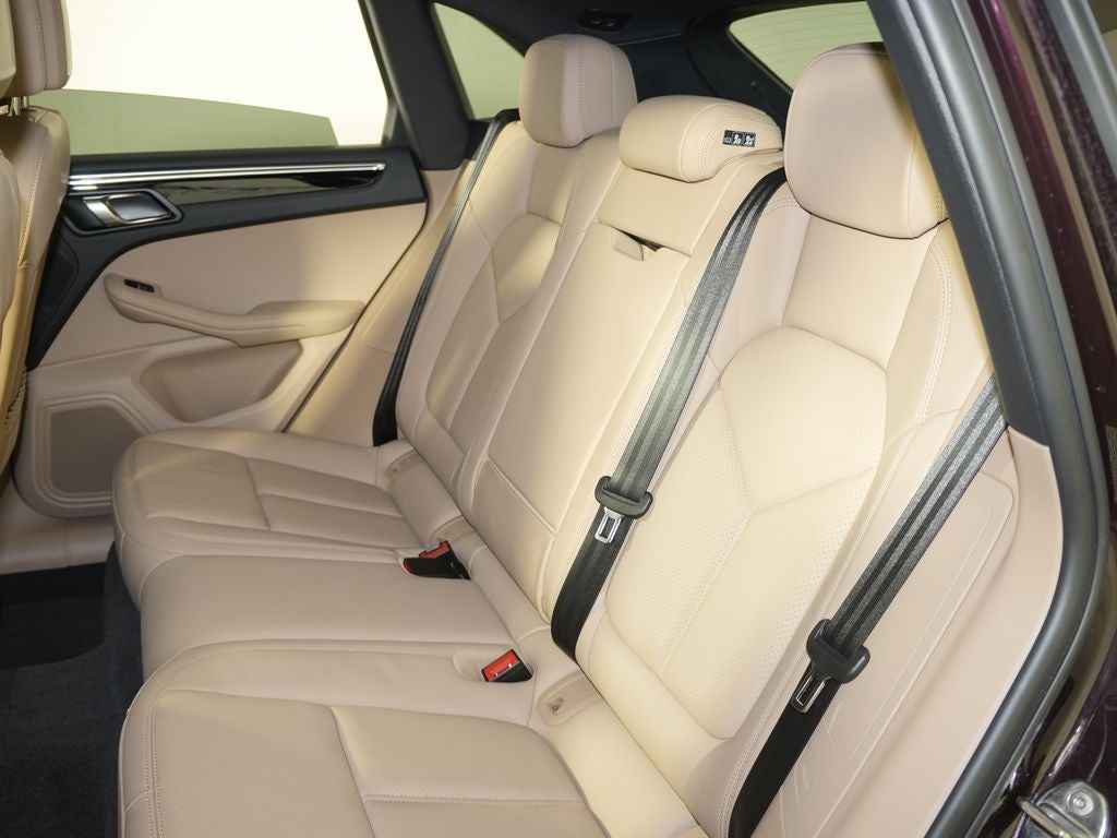 2023 Porsche Macan Base
