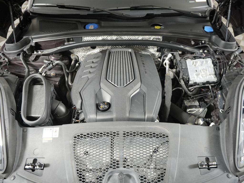 2023 Porsche Macan Base