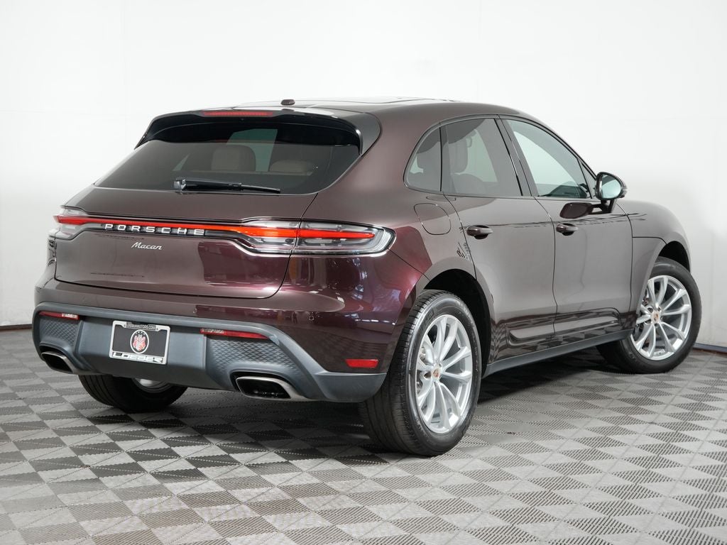 2023 Porsche Macan Base