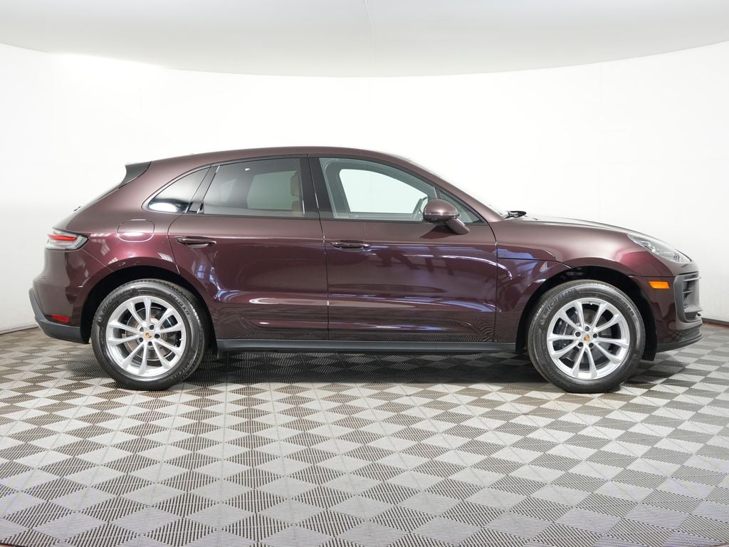 2023 Porsche Macan Base