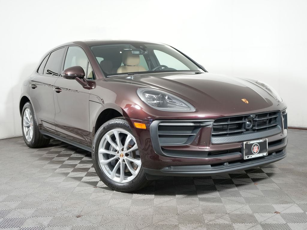 2023 Porsche Macan Base