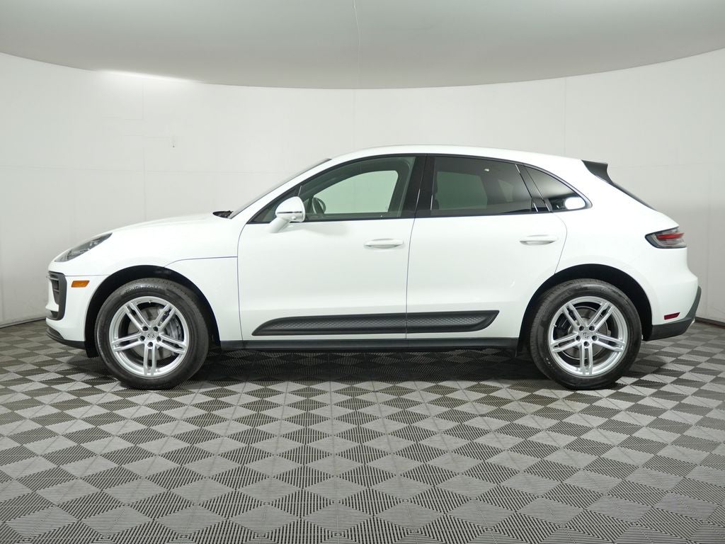 2024 Porsche Macan Base