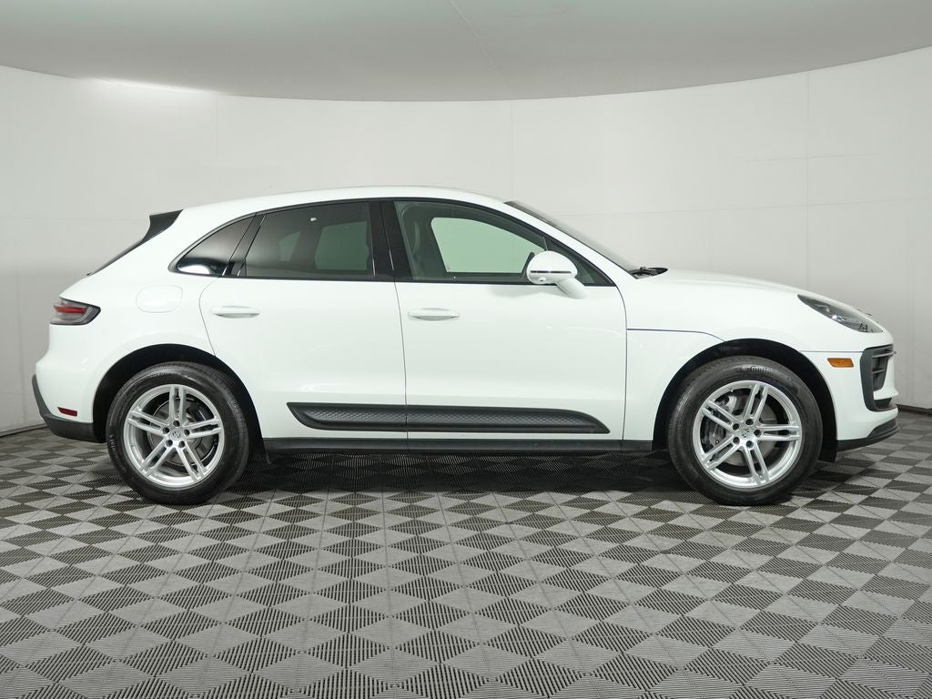 2024 Porsche Macan Base