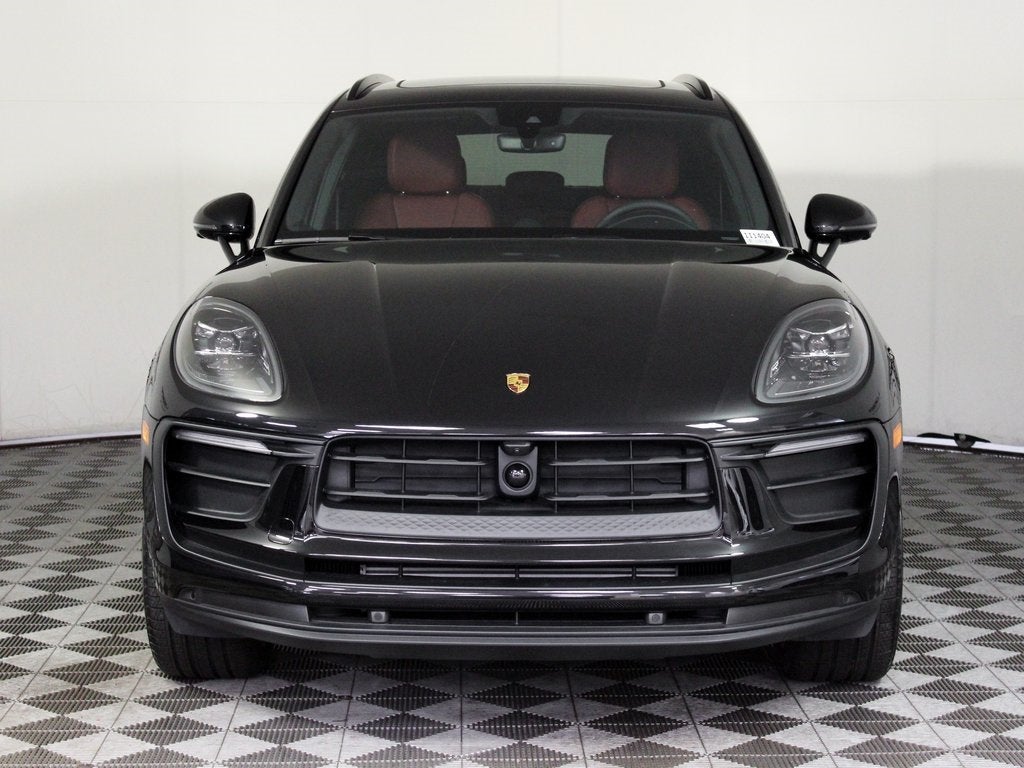 2025 Porsche Macan Base