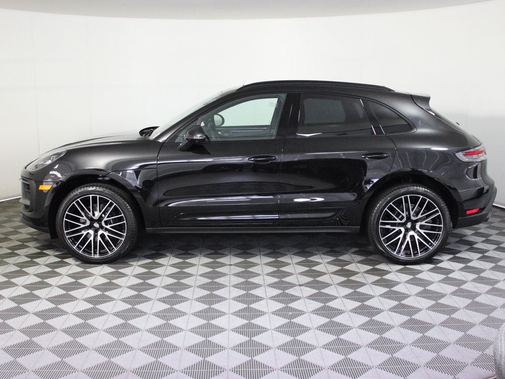 2025 Porsche Macan Base
