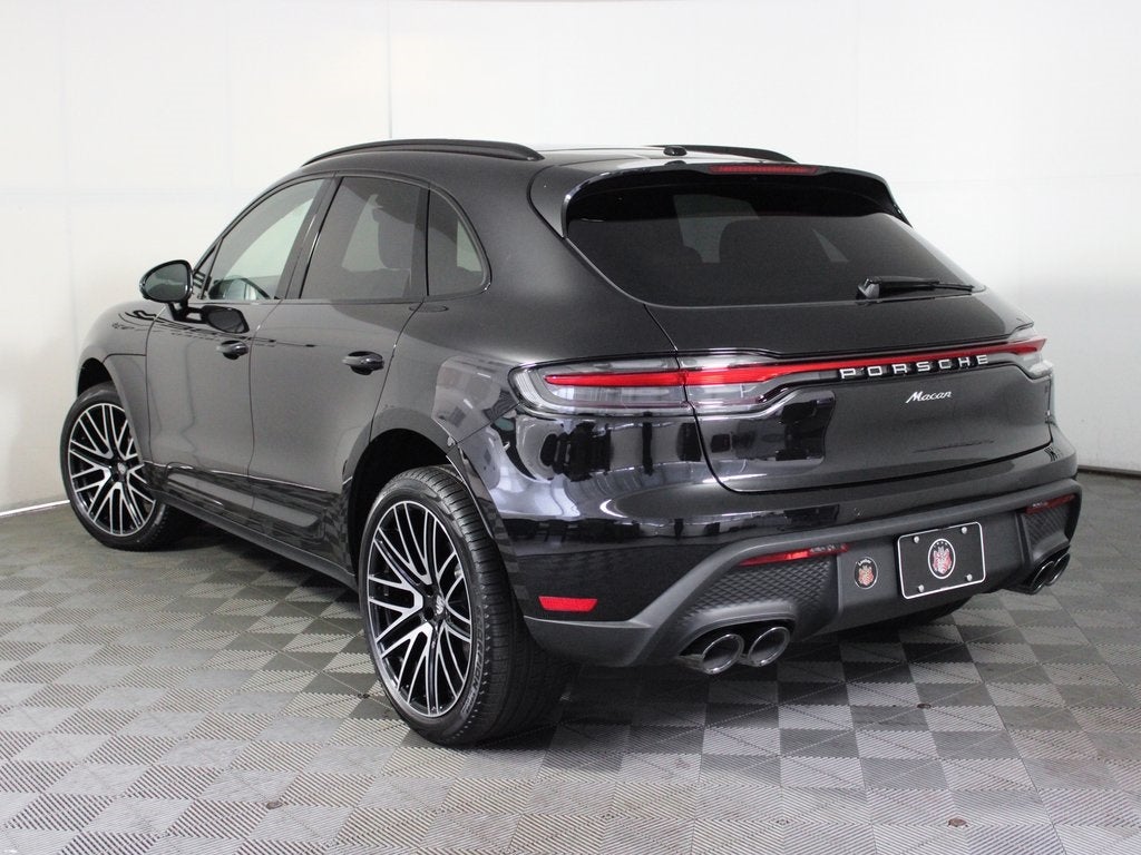 2025 Porsche Macan Base