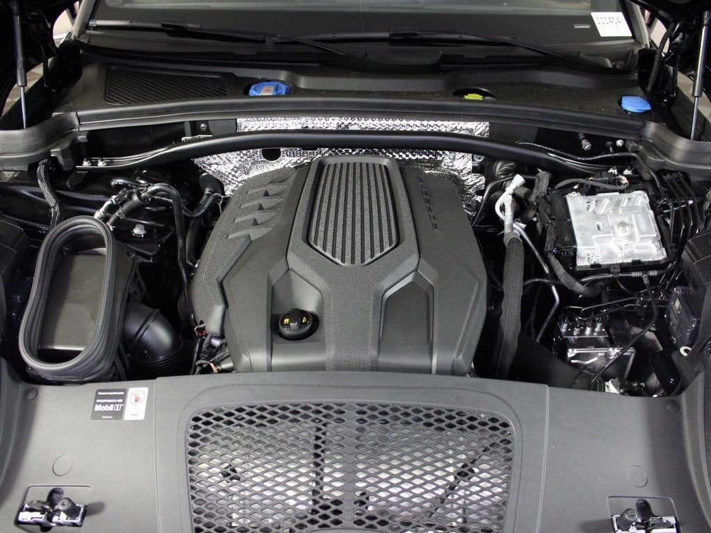 2025 Porsche Macan Base