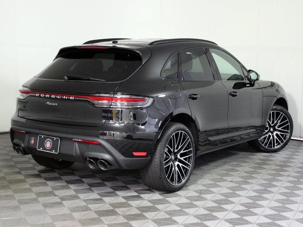 2025 Porsche Macan Base