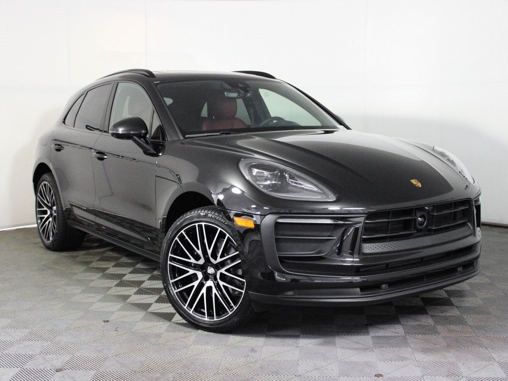 2025 Porsche Macan Base