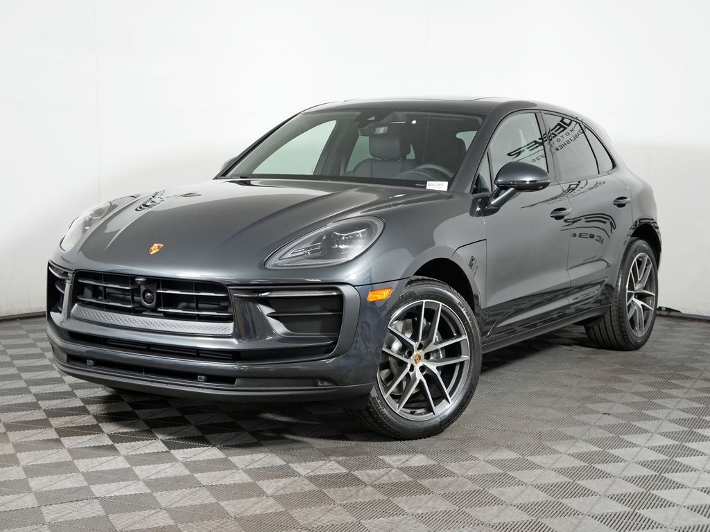 2026 Porsche Macan Base