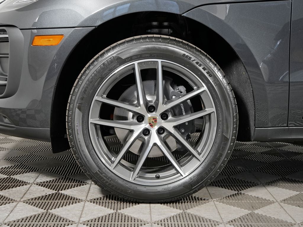 2026 Porsche Macan Base