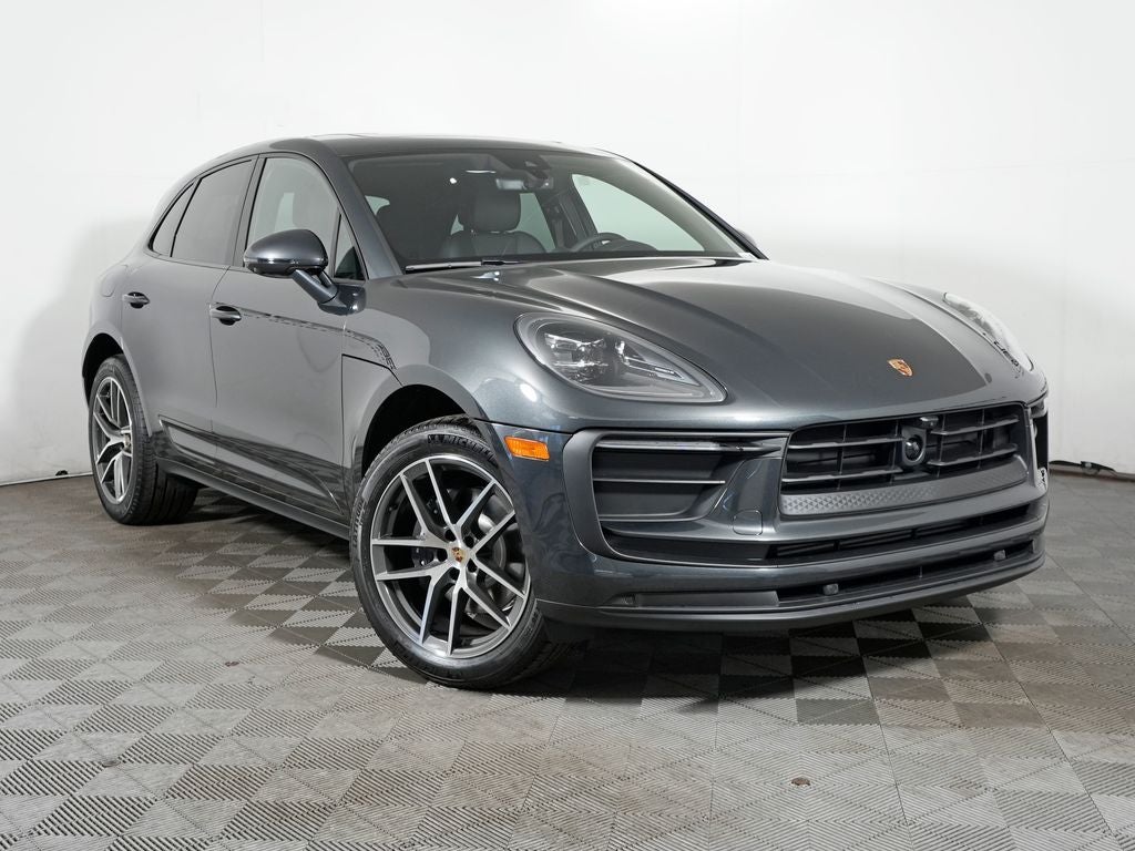 2026 Porsche Macan Base