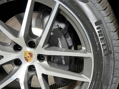 2026 Porsche Macan Base