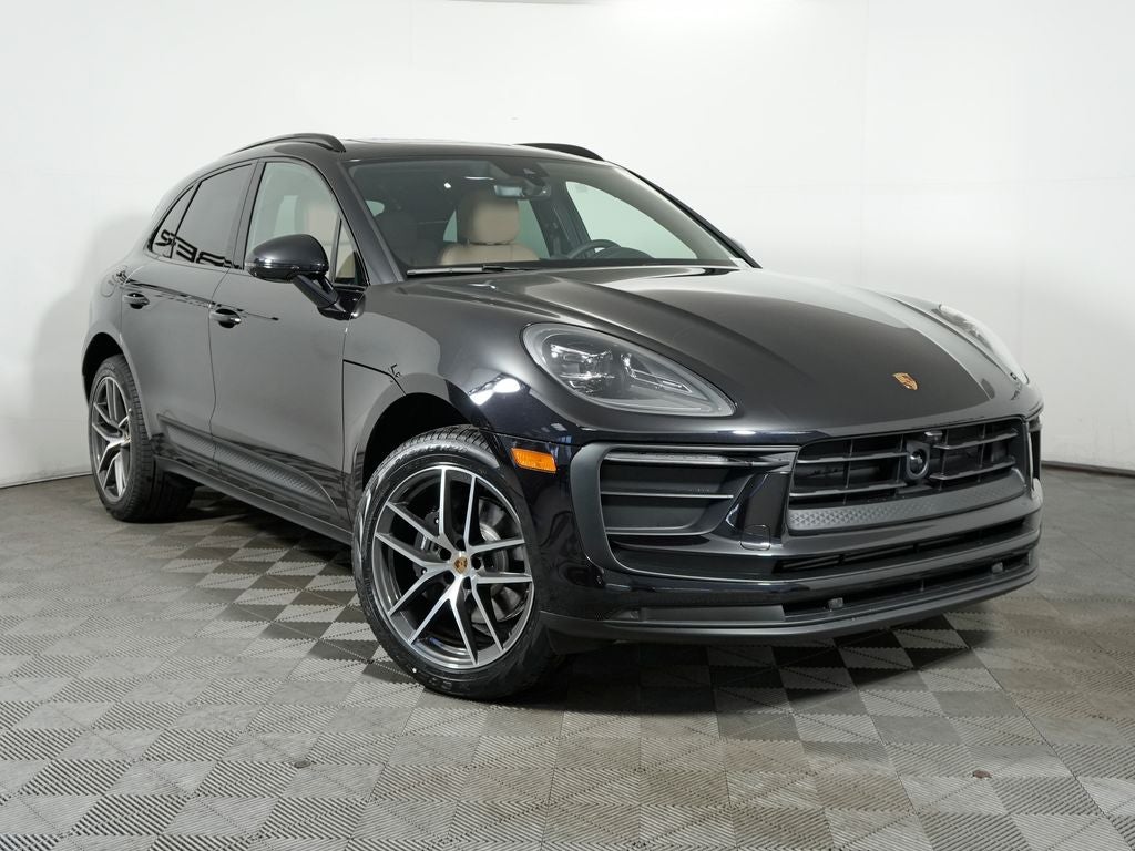 2026 Porsche Macan Base